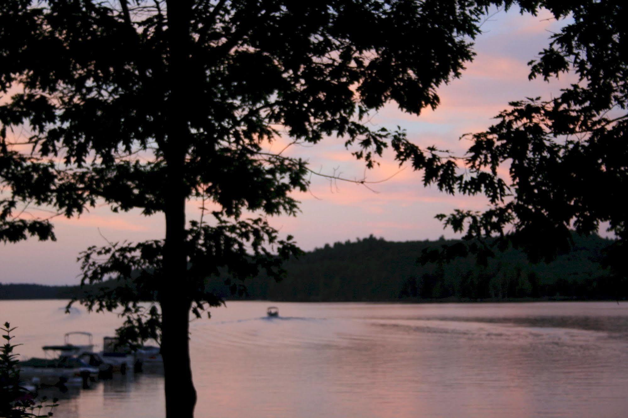 Oakview Lodge & Marina Algonquin Highlands Εξωτερικό φωτογραφία